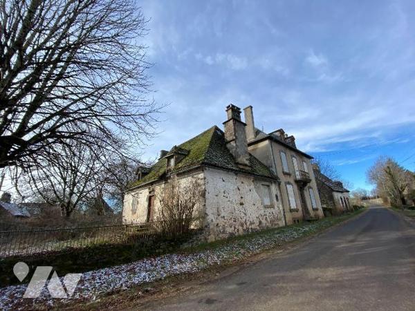 A vendre à Ally (CANTAL),un ensemble immobilier composé de deux maisons mitoyennes.

Pour la ...