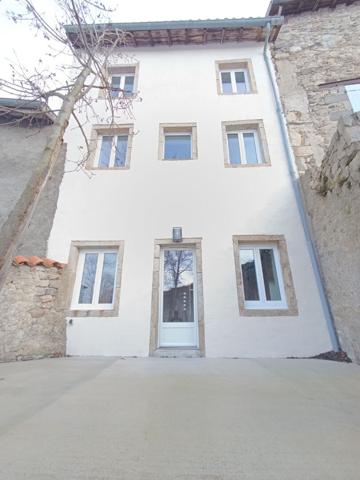 Maison de village rénovée avec jardin