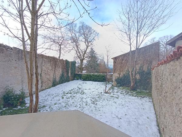 Maison de village rénovée avec jardin