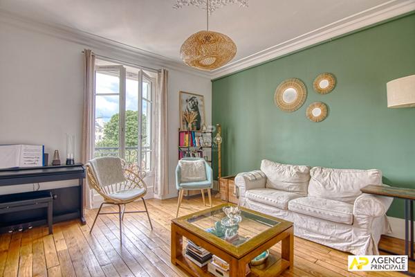 Versailles Notre-Dame Appartement 4 pièces 76 m² situé au 3ème étage avec cave €630 000 ** - Référence 27863