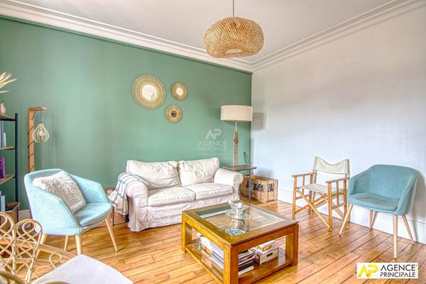 Versailles Notre-Dame Appartement 4 pièces 76 m² situé au 3ème étage avec cave €630 000 ** - Référence 27863