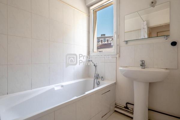 IDEAL INVESTISSEMENT BON RENDEMENT LOCATIF 6% DEUX PIÈCES 43,56 m² AU PIED DU RER E  IMMEUBLE RÉCENT  FORT POTENTIEL Villemomble - Avenue du Rancy