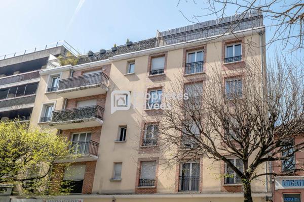 IDEAL INVESTISSEMENT BON RENDEMENT LOCATIF 6% DEUX PIÈCES 43,56 m² AU PIED DU RER E  IMMEUBLE RÉCENT  FORT POTENTIEL Villemomble - Avenue du Rancy