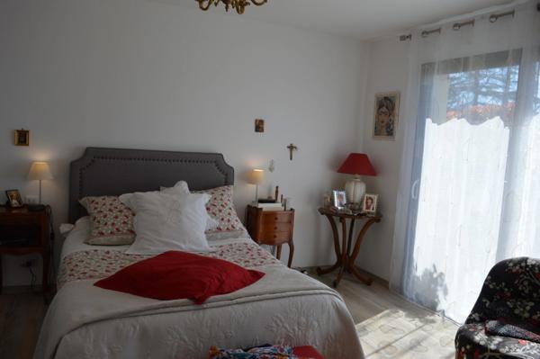 Maison récente sur LE BUGUE (24)