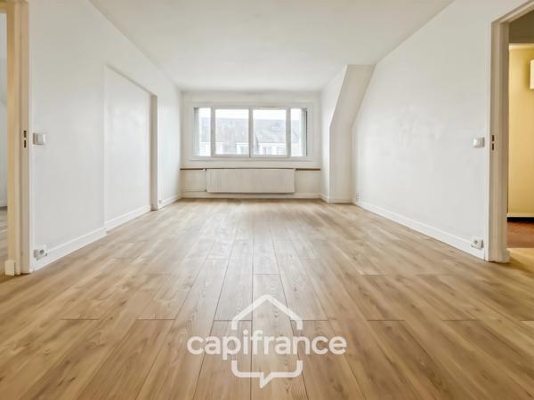 Appartement en excellent état, à louer 2 pièces, 4ème et dernier étage, avec ascenseur et 1 place de parking, à BOISSY SAINT LEGER (94)