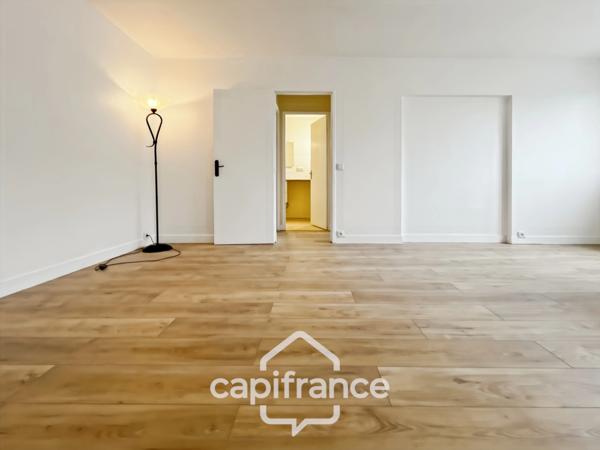 Appartement en excellent état, à louer 2 pièces, 4ème et dernier étage, avec ascenseur et 1 place de parking, à BOISSY SAINT LEGER (94)