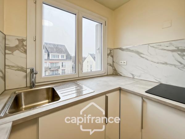 Appartement en excellent état, à louer 2 pièces, 4ème et dernier étage, avec ascenseur et 1 place de parking, à BOISSY SAINT LEGER (94)