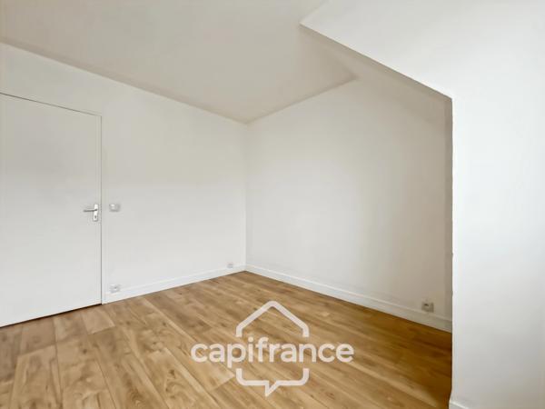 Appartement en excellent état, à louer 2 pièces, 4ème et dernier étage, avec ascenseur et 1 place de parking, à BOISSY SAINT LEGER (94)