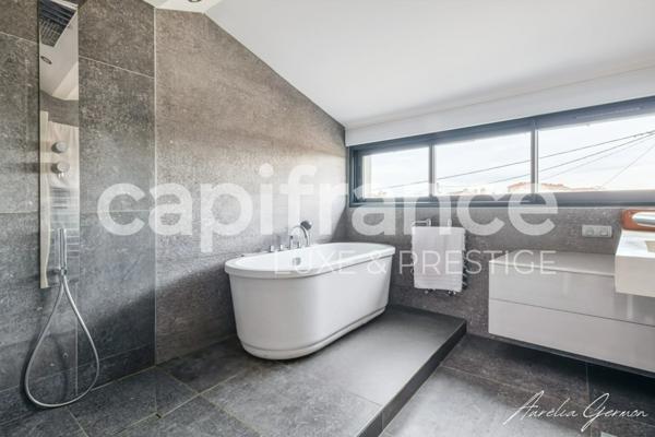 Maison de ville - Terrasse - Garage double - Studio indépendant