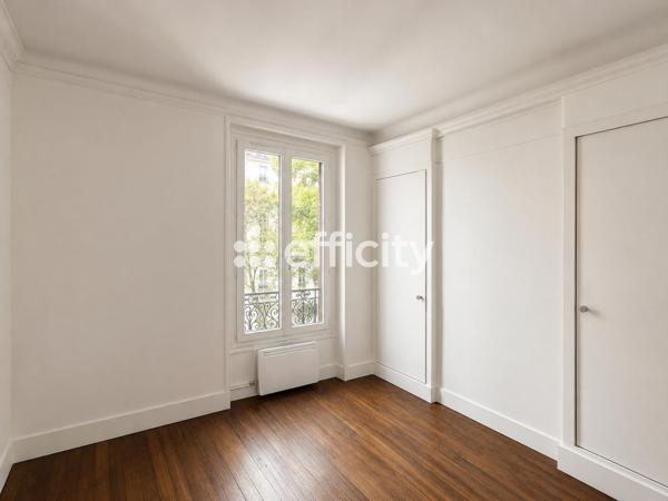 Appartement
         3 pièces
        - 54 m² 510 000 € *