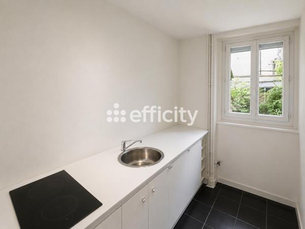 Appartement
         3 pièces
        - 54 m² 510 000 € *