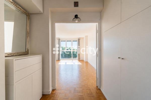 Appartement
         3 pièces
        - 61 m² Exclusivité 368 000 € *