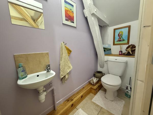 Castelnau-Montratier (46170) Castelnau Montratier Grande Maison Familiale Rénovée avec Granges, Hangar et Terrain