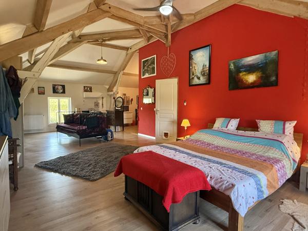 Castelnau-Montratier (46170) Castelnau Montratier Grande Maison Familiale Rénovée avec Granges, Hangar et Terrain