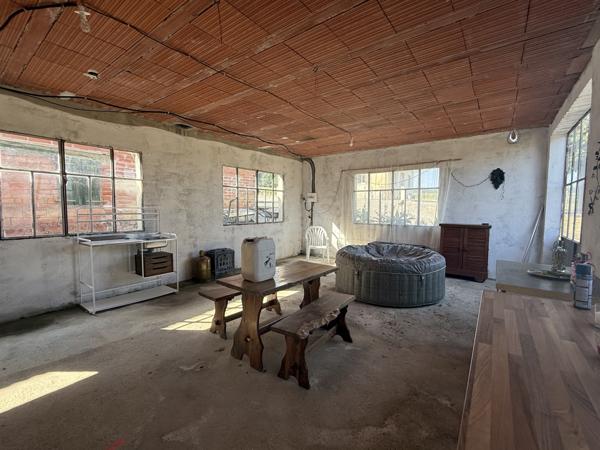 Castelnau-Montratier (46170) Castelnau Montratier Grande Maison Familiale Rénovée avec Granges, Hangar et Terrain