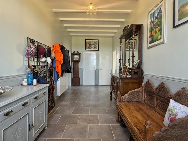 Castelnau-Montratier (46170) Castelnau Montratier Grande Maison Familiale Rénovée avec Granges, Hangar et Terrain