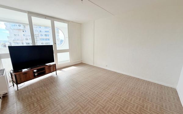 Appartement à vendre    2 pièces • 53 m2 Sevran