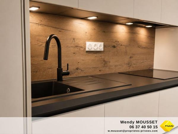 Élégante maison de 243 m² au sol, entièrement rénovée, avec sous-sol complet, aux portes de Vannes
