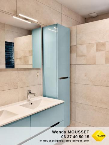 Élégante maison de 243 m² au sol, entièrement rénovée, avec sous-sol complet, aux portes de Vannes