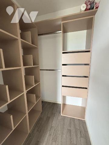 NOUVEAUTE - Etude Trente-Cinq Notaires - BRUZ

Venez découvrir ce bel appartement T4 (82,97m²...