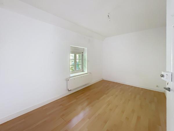 Maison de ville F5 avec dépendances et terrain