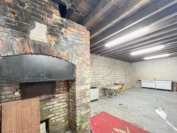 Maison de ville F5 avec dépendances et terrain