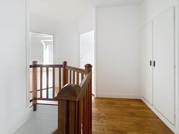 Maison de ville F5 avec dépendances et terrain