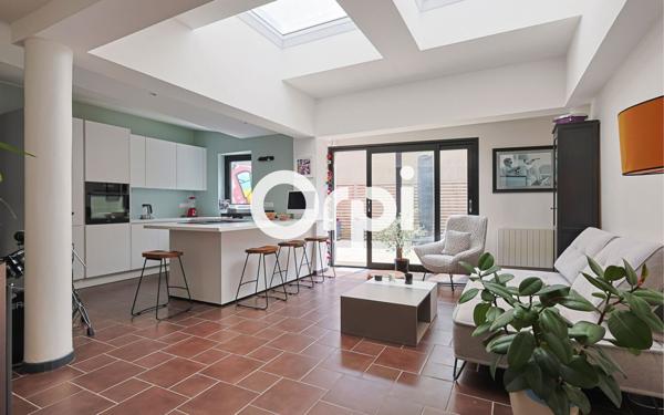 Appartement à vendre    2 pièces • 79,70 m2 Lille