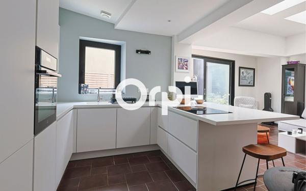 Appartement à vendre    2 pièces • 79,70 m2 Lille