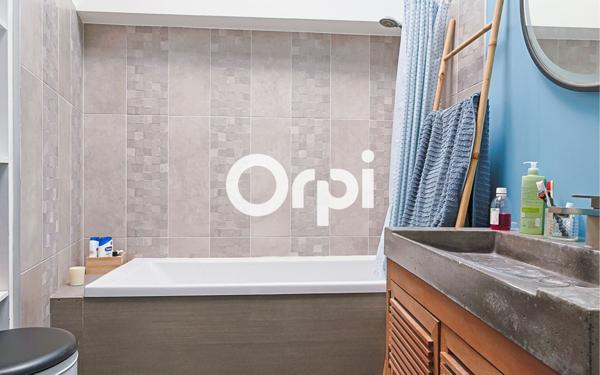 Appartement à vendre    2 pièces • 79,70 m2 Lille