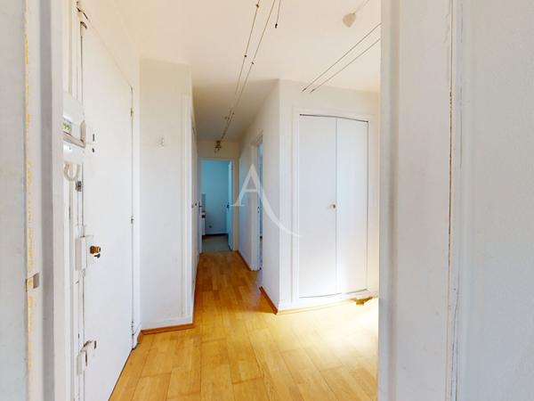 ROSNY-SOUS-BOIS, Appartement DERNIER ÉTAGE, 3 pièces, 66,30m2, CAVE & PARKING