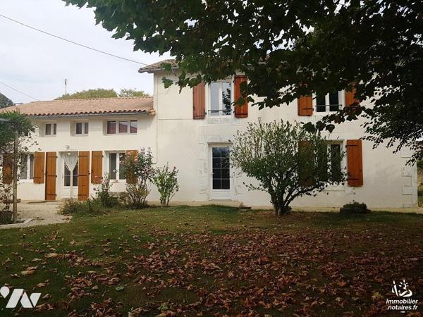 IDEAL FAMILLE NOMBREUSE! Dans un environnement calme et verdoyant à 5 min du centre. Belle pres...