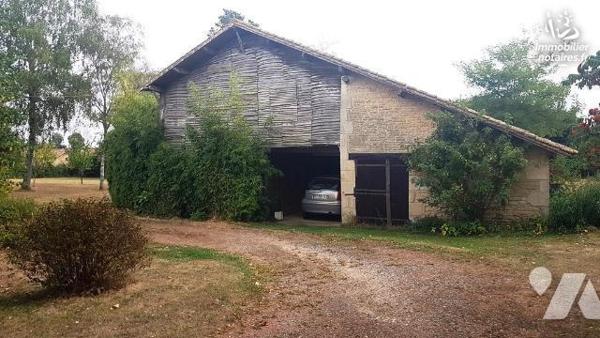IDEAL FAMILLE NOMBREUSE! Dans un environnement calme et verdoyant à 5 min du centre. Belle pres...