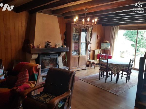 IDEAL FAMILLE NOMBREUSE! Dans un environnement calme et verdoyant à 5 min du centre. Belle pres...