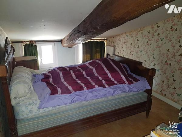 IDEAL FAMILLE NOMBREUSE! Dans un environnement calme et verdoyant à 5 min du centre. Belle pres...