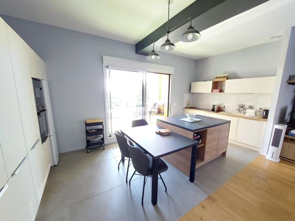 Appartement
         4 pièces
        - 106 m² Exclusivité 348 000 € *