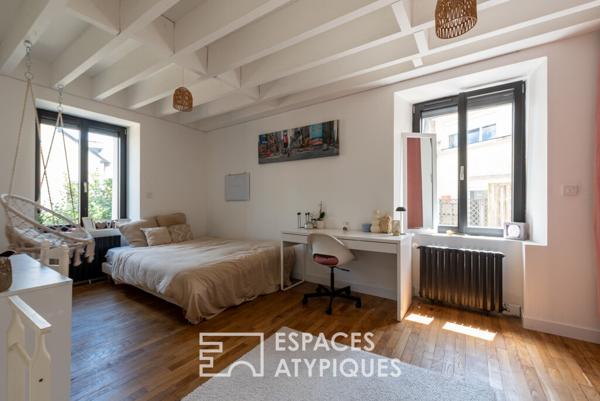 Maison de ville rénovée avec soin et jardin