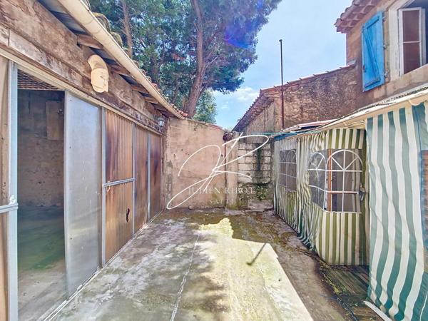 Maison de village T4 98 m² garage 140 m²