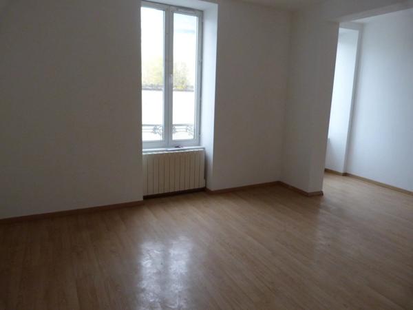 Vente                                                      Appartement
                        
                     2 pièces                      39 m2                     à Vierzon