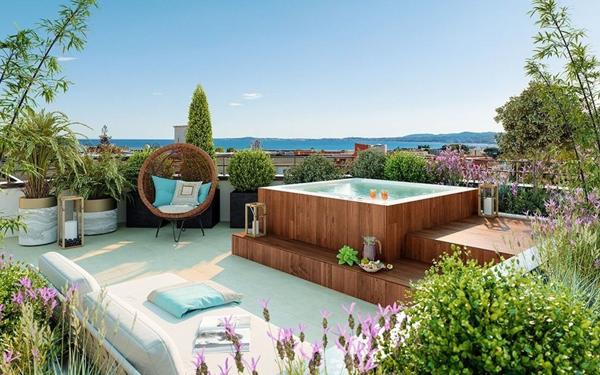 Appartement à vendre    4 pièces • 132 m2 Saint-Laurent-du-Var