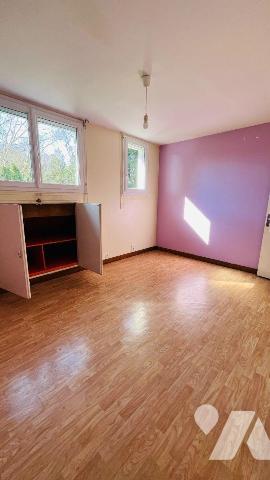 Maison familiale avec grand terrain à Châteaubourg (35220) - 158 m² - 5 chambres

Située à Ch...