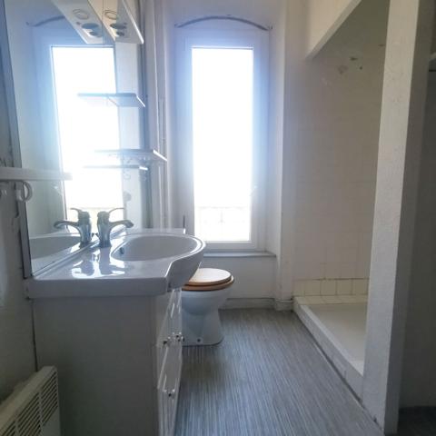 Appartement Ginestas 3 pièce(s) 78 m2 + combles 74m2