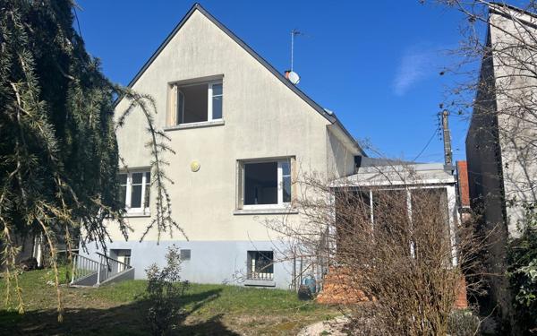 Maison à vendre    5 pièces • 121 m2 Saint-Jean-de-la-Ruelle