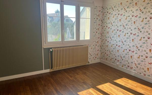 Maison à vendre    5 pièces • 121 m2 Saint-Jean-de-la-Ruelle