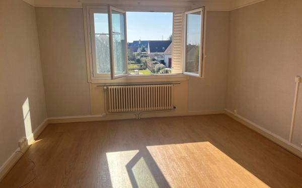 Maison à vendre    5 pièces • 121 m2 Saint-Jean-de-la-Ruelle