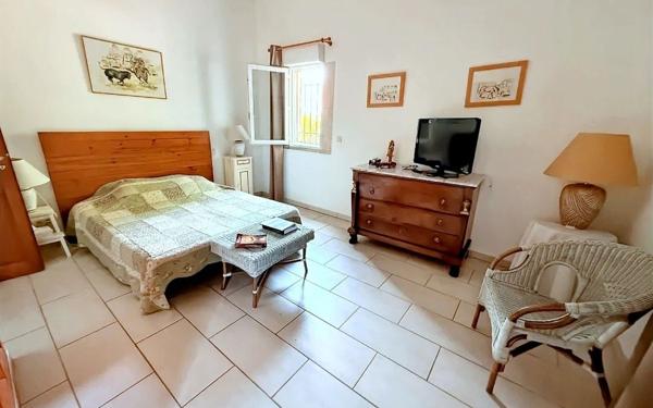 Maison à vendre    5 pièces •  Nîmes