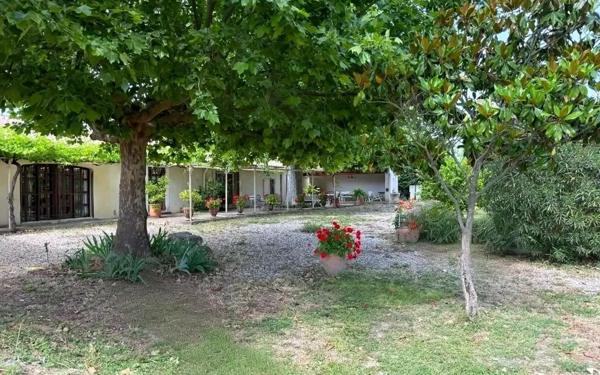 Maison à vendre    5 pièces •  Nîmes