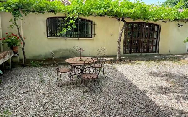 Maison à vendre    5 pièces •  Nîmes