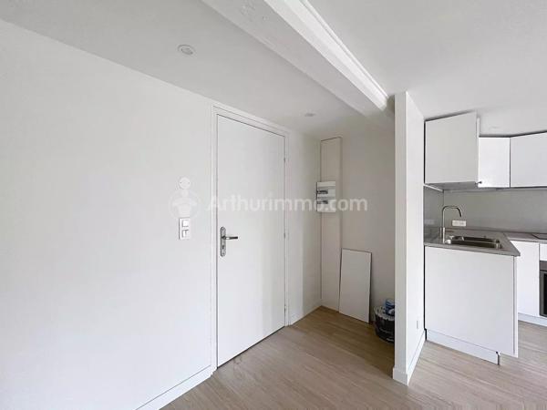 Location                                                      Appartement
                        
                     2 pièces                      35 m2                     à Clermont-Ferrand
