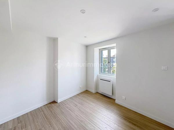 Location                                                      Appartement
                        
                     2 pièces                      35 m2                     à Clermont-Ferrand